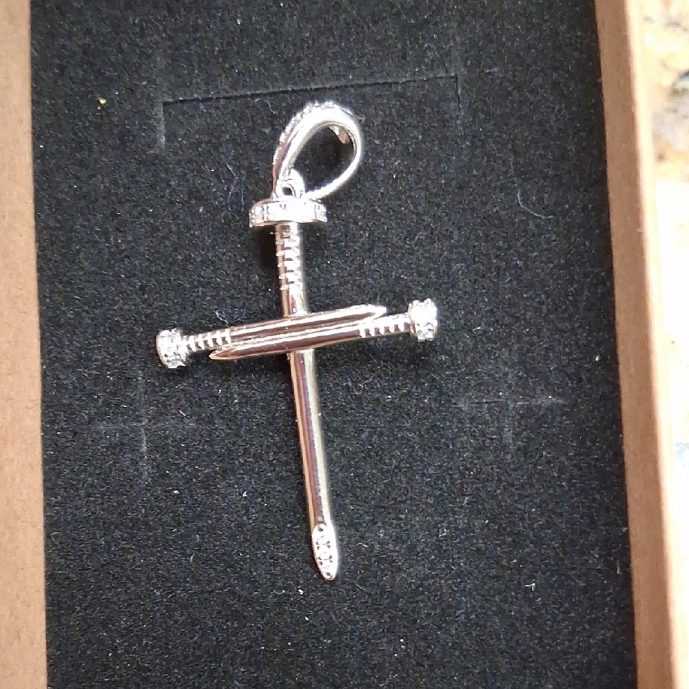 Sterling Silver 0.5 ct Moissanite Cross Pendant